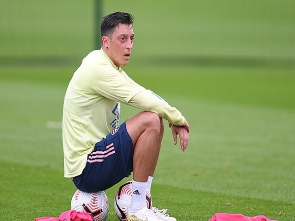Ditanyakan Tentang Peluang Gabung Tottenham, Ini Jawaban Mesut Ozil