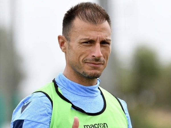 Fenerbahce Minati Servis Defender Veteran Lazio Stefan Radu