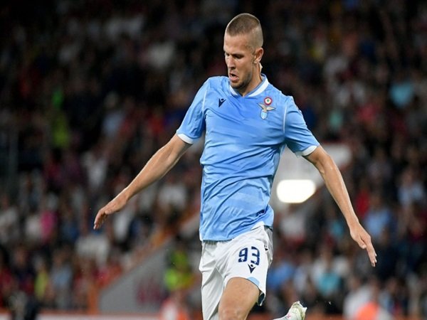 Denis Vavro Siap Dipinjamkan Ke Genoa di Januari Nanti