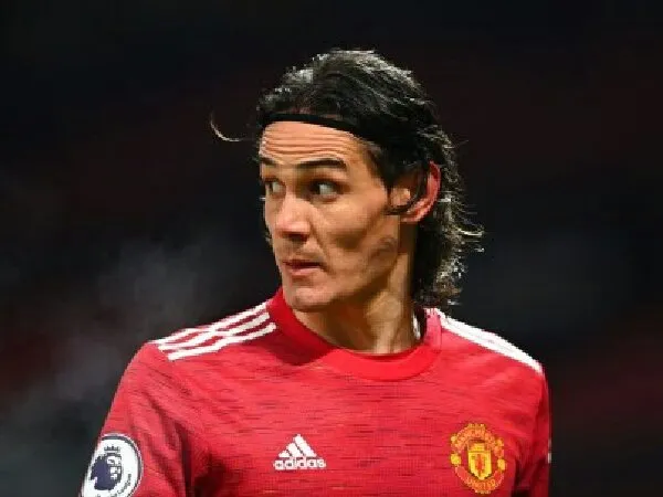 Edinson Cavani minta maaf pada fans MU atas sanksi aksi rasis