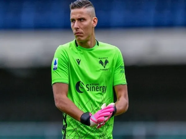 Lazio dan Roma perebutkan Marco Silvestri