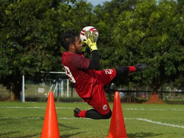 Kiper Persija Jakarta, Adixi Lenzivio