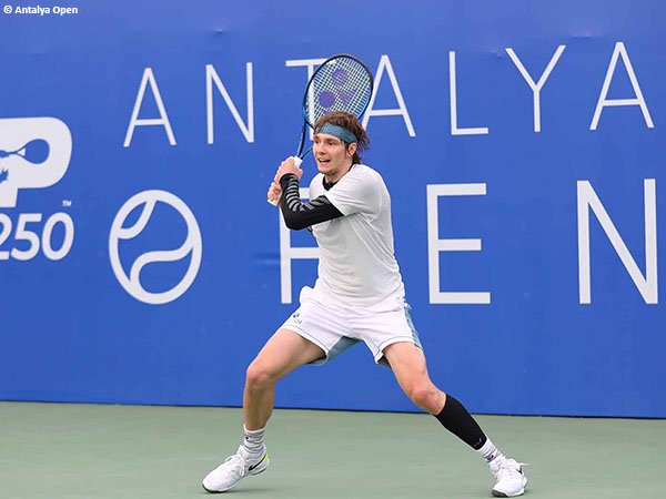 Perjuangan Alexander Bublik Buahkan Satu Tiket Final Antalya Open