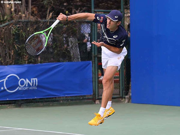 Usai Musim 2020 Yang Berat, Alex De Minaur Siap Menatap Ke Depan