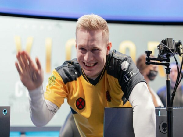 Broxah Absen Bela CLG di LCS Lock-In Karena Masalah Visa