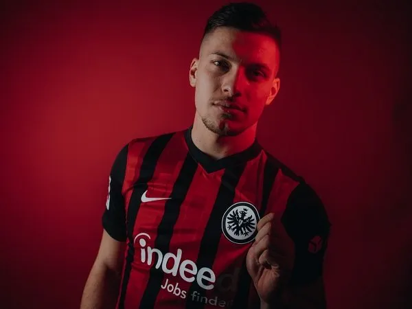Luka Jovic dipinjamkan kembali ke Eintracht Frankfurt.