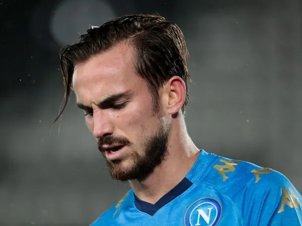 Fabian Ruiz dinyatakan terinfeksi COVID-19 jelang laga Napoli kontra Juventus.