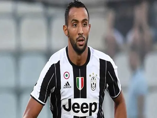 Eks defender Juventus yaitu Medhi Benatia, dilaporkan tinggal selangkah lagi bakal menjadi pemain baru Parma / via EPA