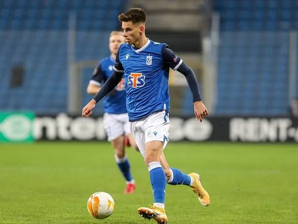 Milan Gali Infoormasi Soal Gelandang Lech Poznan Filip Marchwinski