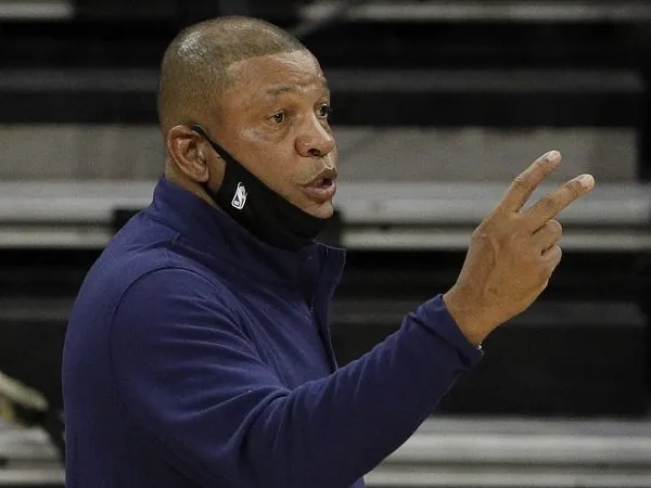 Doc Rivers bingung atur pemainnya di tengah kondisi terpuruk saat ini.