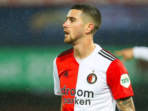 Banderol Tinggi, Milan dan Madrid Tertarik Gaet Bek Feyenoord Marcos Senesi