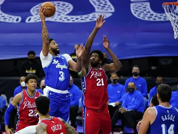 Anthony Davis sebut tekanan untuk pertahankan gelar jauh lebih besar.