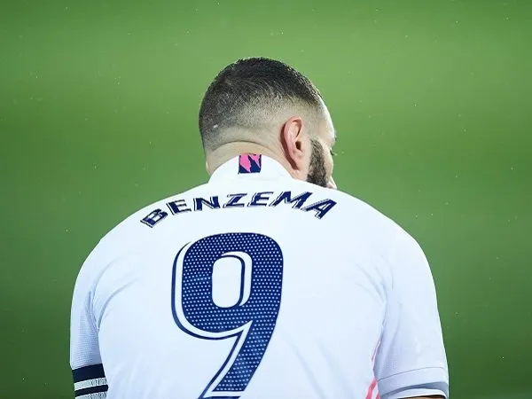 Karim Benzema ditarik keluar secara prematur dalam pertandingan kontra Levante.