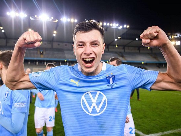 Milan Bakal Hadapi Dua Rival Serie A Dalam Perburuan Dua Target Bek Tengah