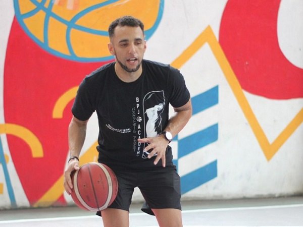 David Singleton Bagi Resep untuk Kembangkan Dunia Basket Yogyakarta