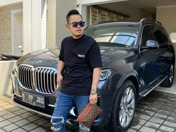 Crazy rich asal Malang, Gilang Widya Pramana