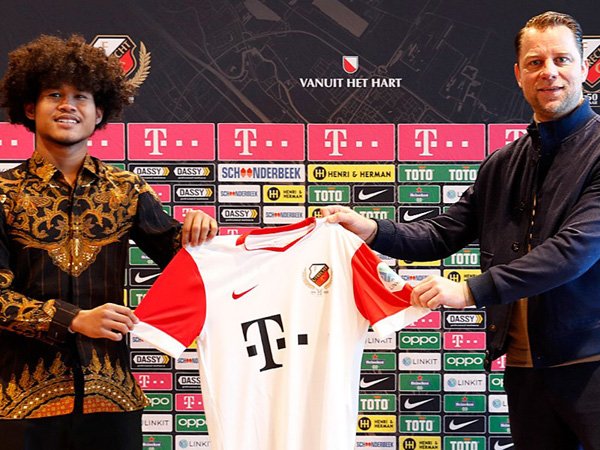 Bagus Kahfi Kenakan Batik Saat Diiperkenalkan Sebagai Pemain FC Utrecht