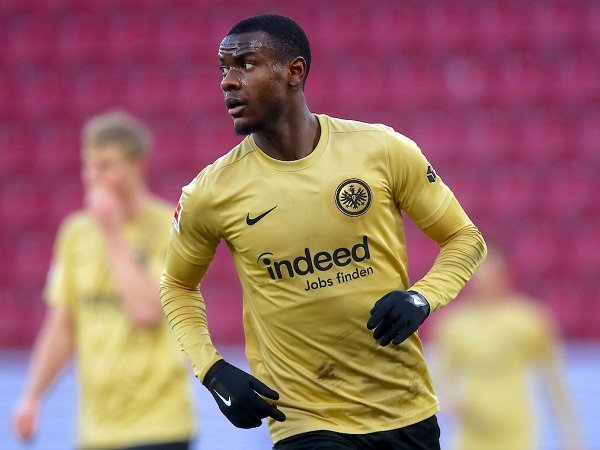 Arsenal dan Tottenham Temani Milan Buru Evan N'Dicka