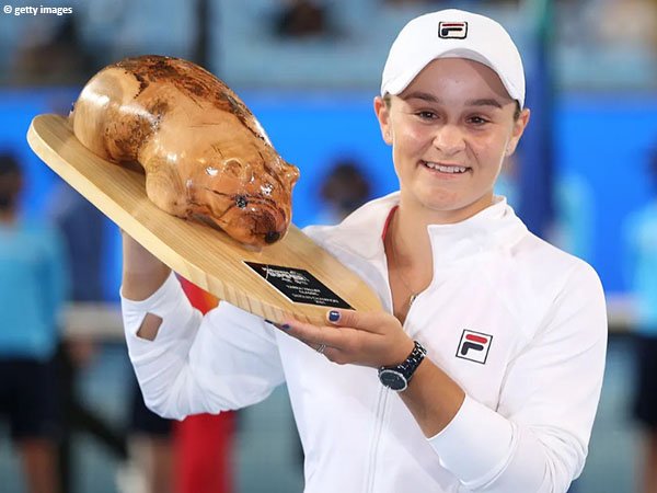 Ashleigh Barty Naik Podium Juara Yarra Valley Classiic