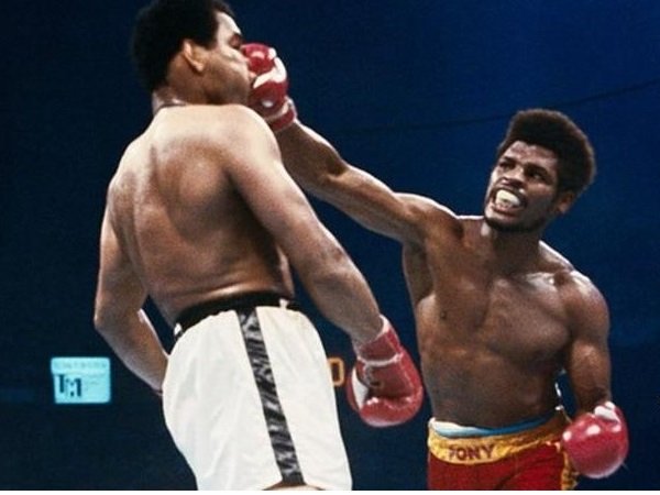 Leon Spinks, Petinju yang Pernah Merobohkan Muhammad Ali Tutup Usia