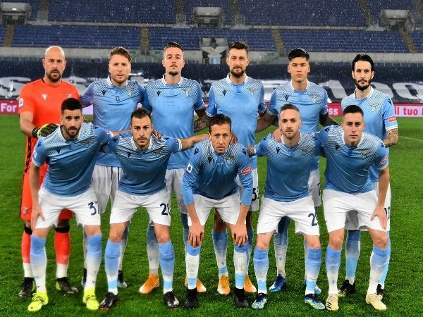 Pepe Reina Torehkan Penampilan Ke-600 di Lima Liga Utama Eropa