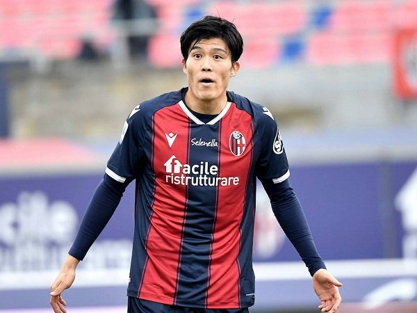Milan Tak Lagi Minat, Inter dan Juventus Lirik Takehiro Tomiyasu