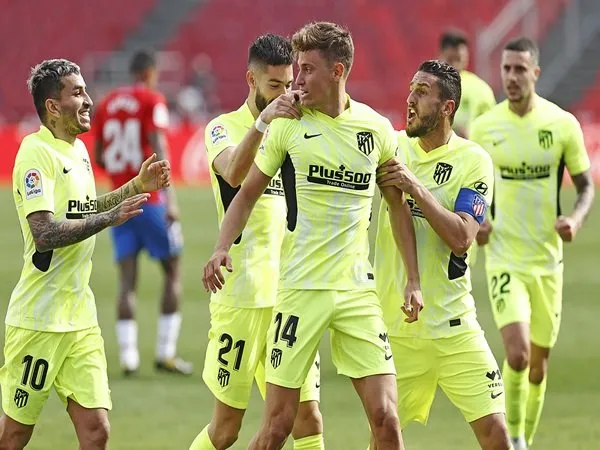 Llorente merayaka golnya ke gawang Granada