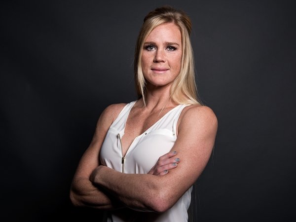 Holm vs Pena Disepakati untuk UFC Fight Night 8 Mei Mendatang