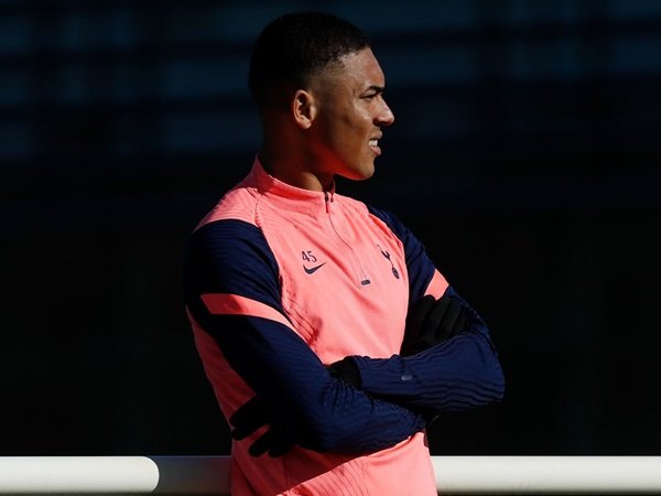 Mourinho Senang Dengan Dampak Carlos Vinicius di Tottenham Musim Ini