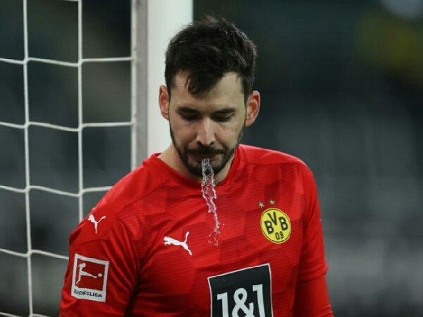 Roman Burki Tak Lagi Jadi Kiper Utama Borussia Dortmund