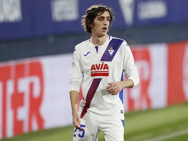 Temani Arsenal dan Barcelona, Milan Pantau Situasi Bryan Gil