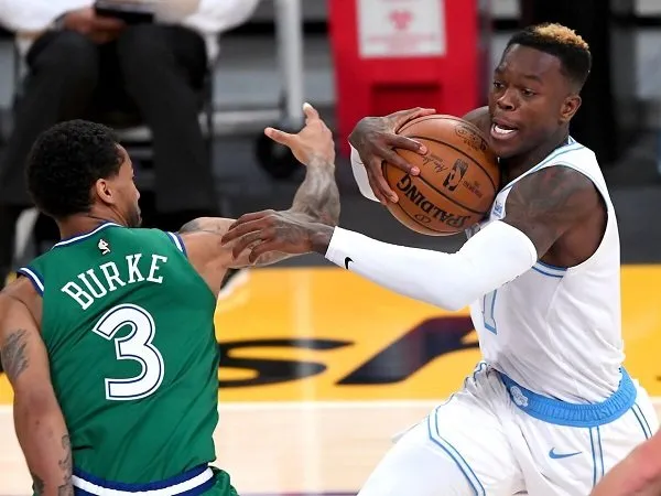 Dennis Schroder diprediksi bakal bertahan dengan Los Angeles Lakers.