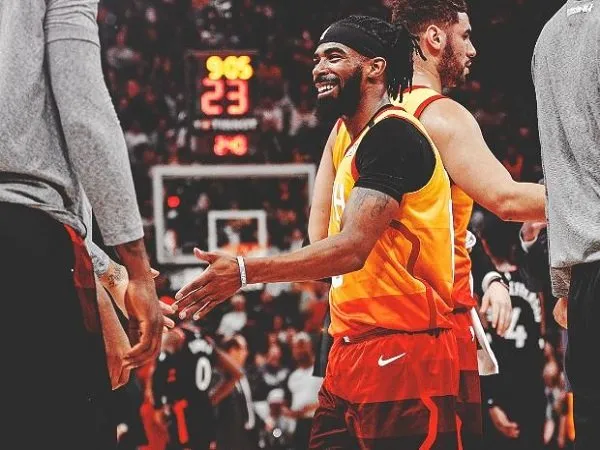 Point guard Utah Jazz, Mike Conley.