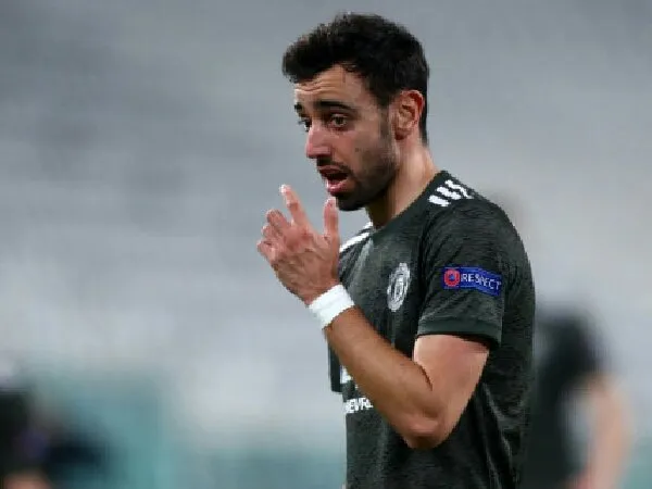 Carlos Carvalhal: Pemain MU Harus Membantu Bruno Fernandes Dalam Laga Besar