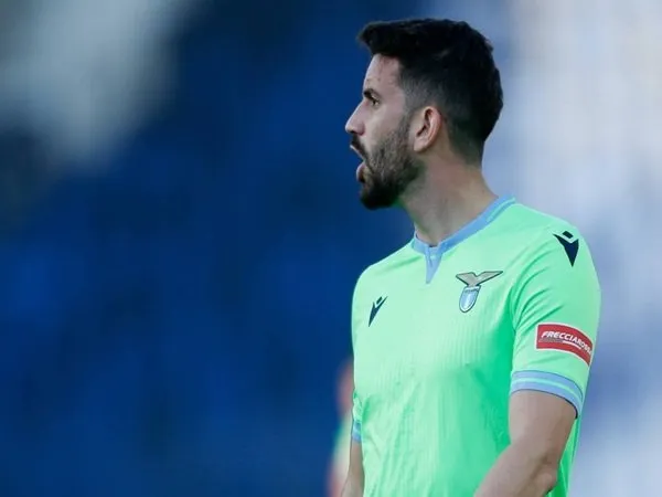 Lazio harus menawarkan kontrak dua tahun pada Musacchio