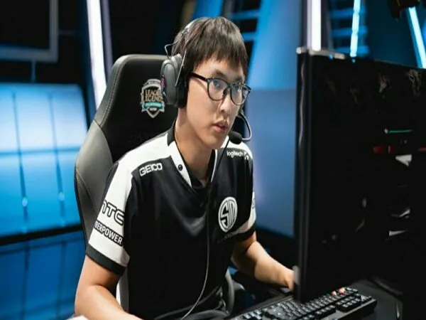 Pasca Pensiun, Doublelift Resmi Kembali ke TSM Sebagai Konten Kreator