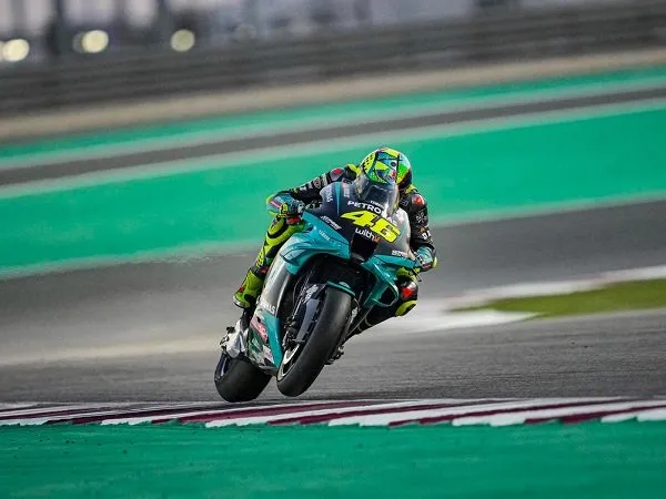 Valentino Rossi lagi-lagi keluhkan masalah mesin pada motor Yamaha.