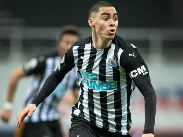 Newcastle Tidak Diperkuat Almiron dan Saint-Maximin Hingga April