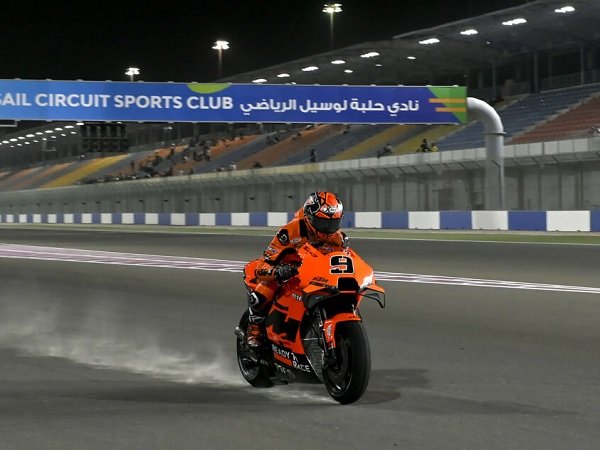 Angin Kencang dan Sirkuit Berpasir Buat Tes Pramusim Terakhir Kacau