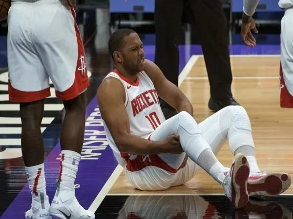 Salah satu pemain andalan Houston Rockets, Eric Gordon saat mengalami cedera.