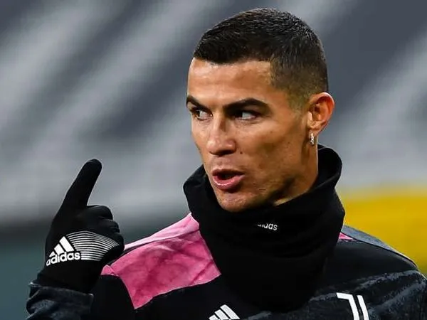 Zinedine Zidane bicara soal rumor Cristiano Ronaldo.