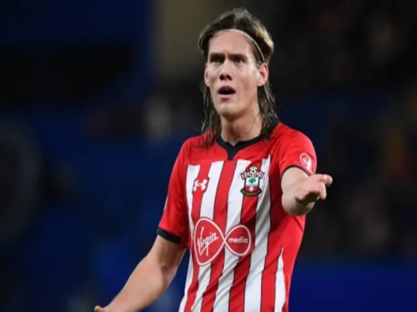 Tottenham mengincar Vestergaard