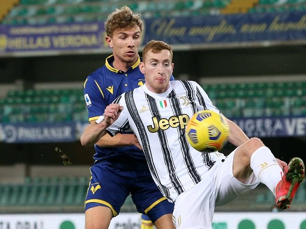 Roma Bakal Saingi Milan Buru Matteo Lovato dari Hellas Verona