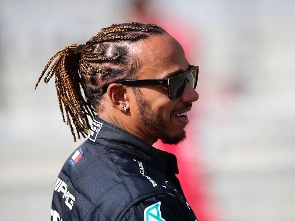 Lewis Hamilton tak akan fokus perhatikan Red Bull saja.