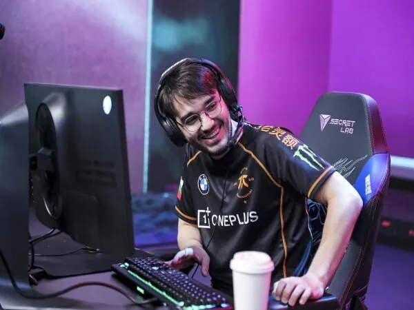 Fnatic Karantina Pemain dan Staf usai Hylissang dan Tolki Positif Covid-19