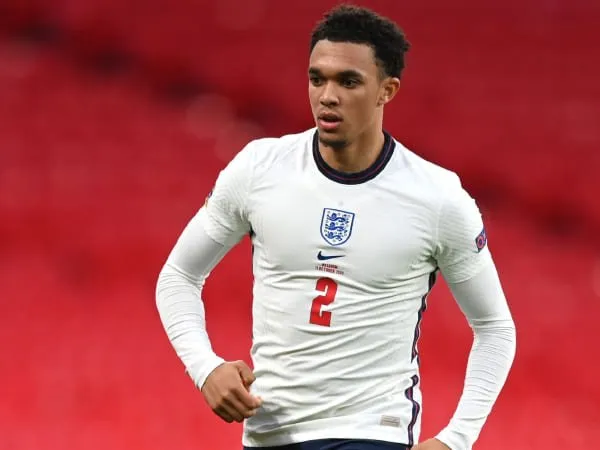 Southgate Tantang Alexander-Arnold Kembali ke Skuat Timnas Inggris