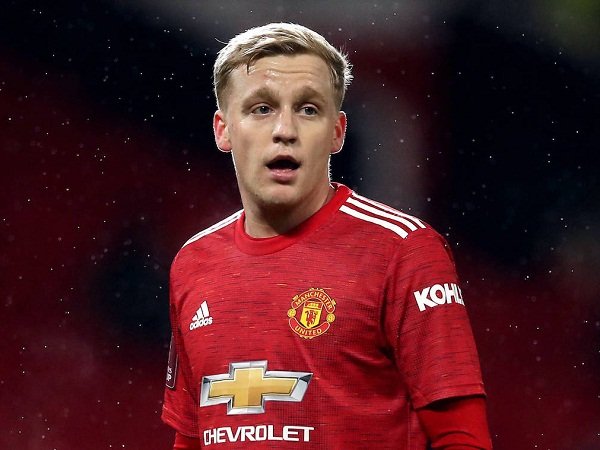 Milan Pantau Situasi Donny van de Beek di United