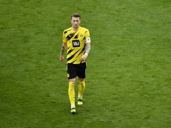 Paska laga Koln, Edin Terzic beri update kondisi cedera para pemain Borussia Dortmund