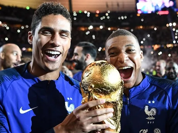 Kylian Mbappe kembali dirumorkan bakal gabung Real Madrid.