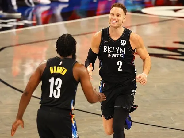 Steve Nash gembira Blake Griffin bisa lakukan dunk lagi.